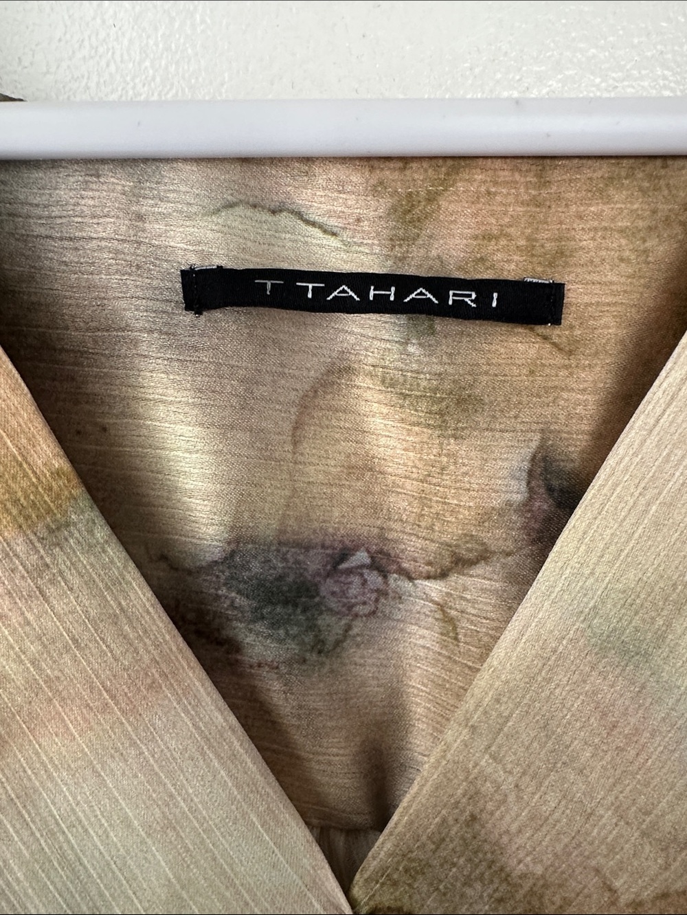 T Tahari Watercolor Print Surplice Blouse - Medium - Picture 2 of 5